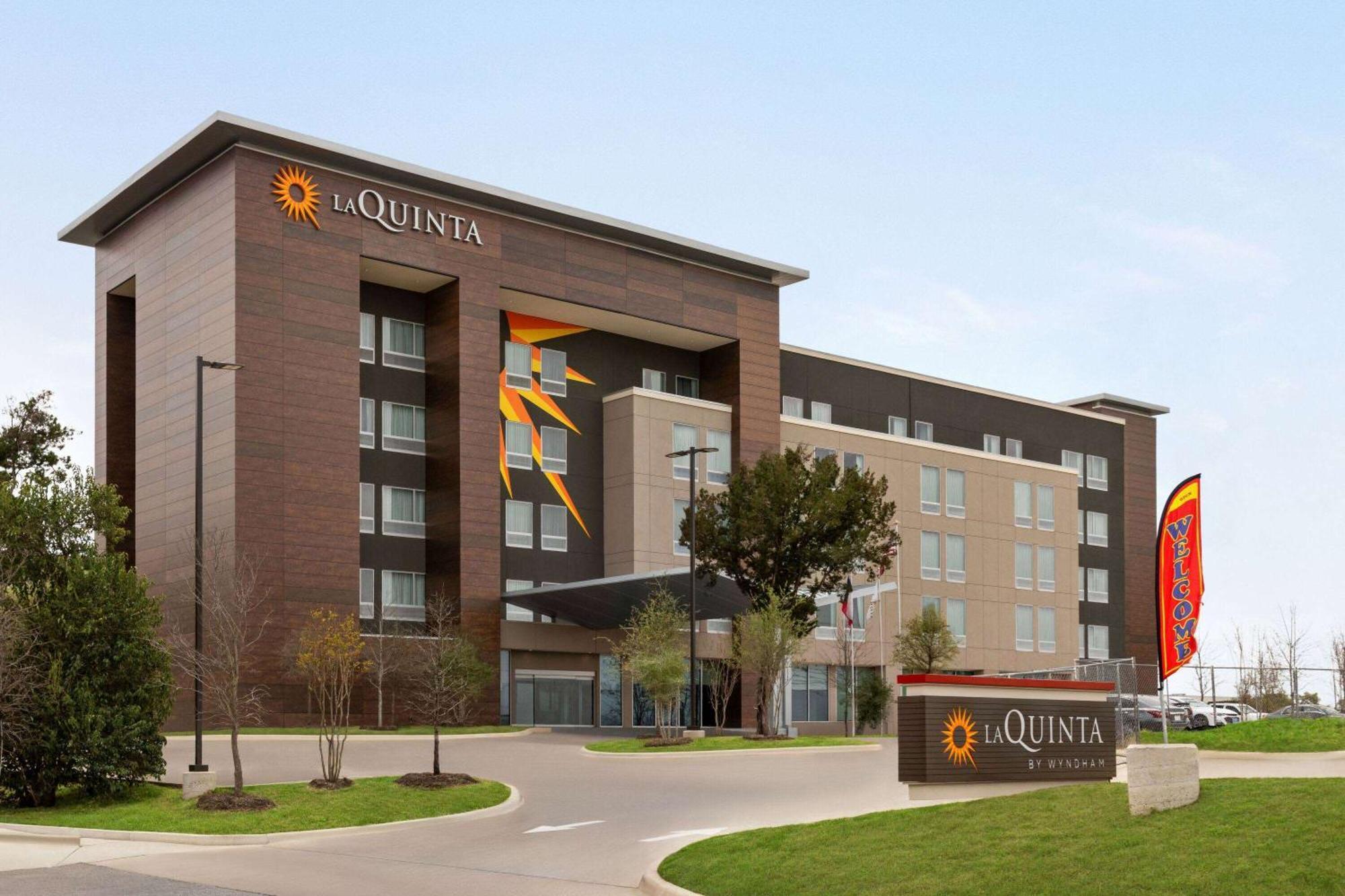 La Quinta Inn & Suites By Wyndham Austin South Esterno foto