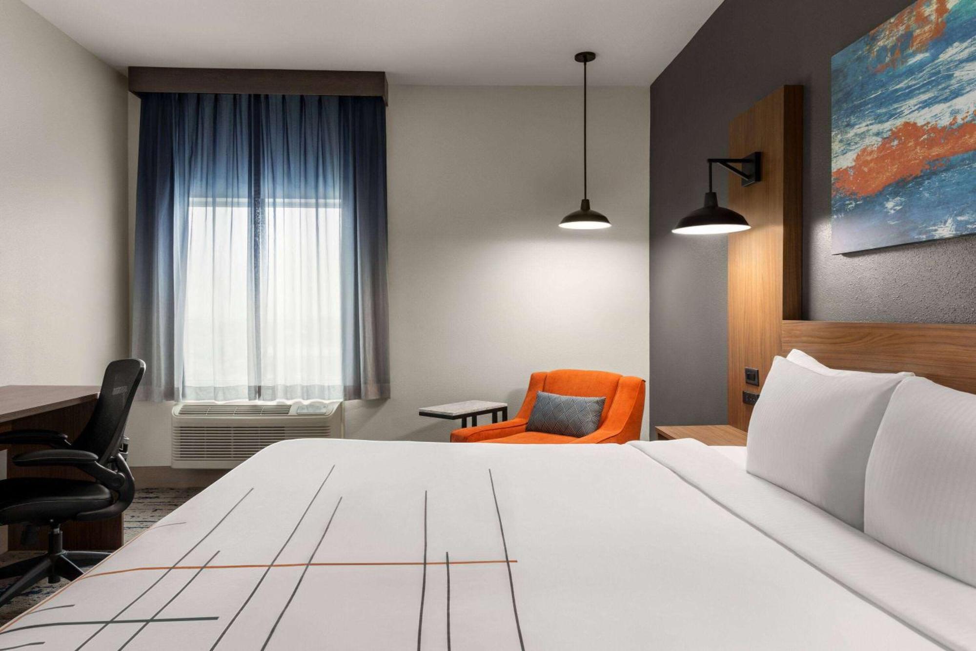 La Quinta Inn & Suites By Wyndham Austin South Esterno foto