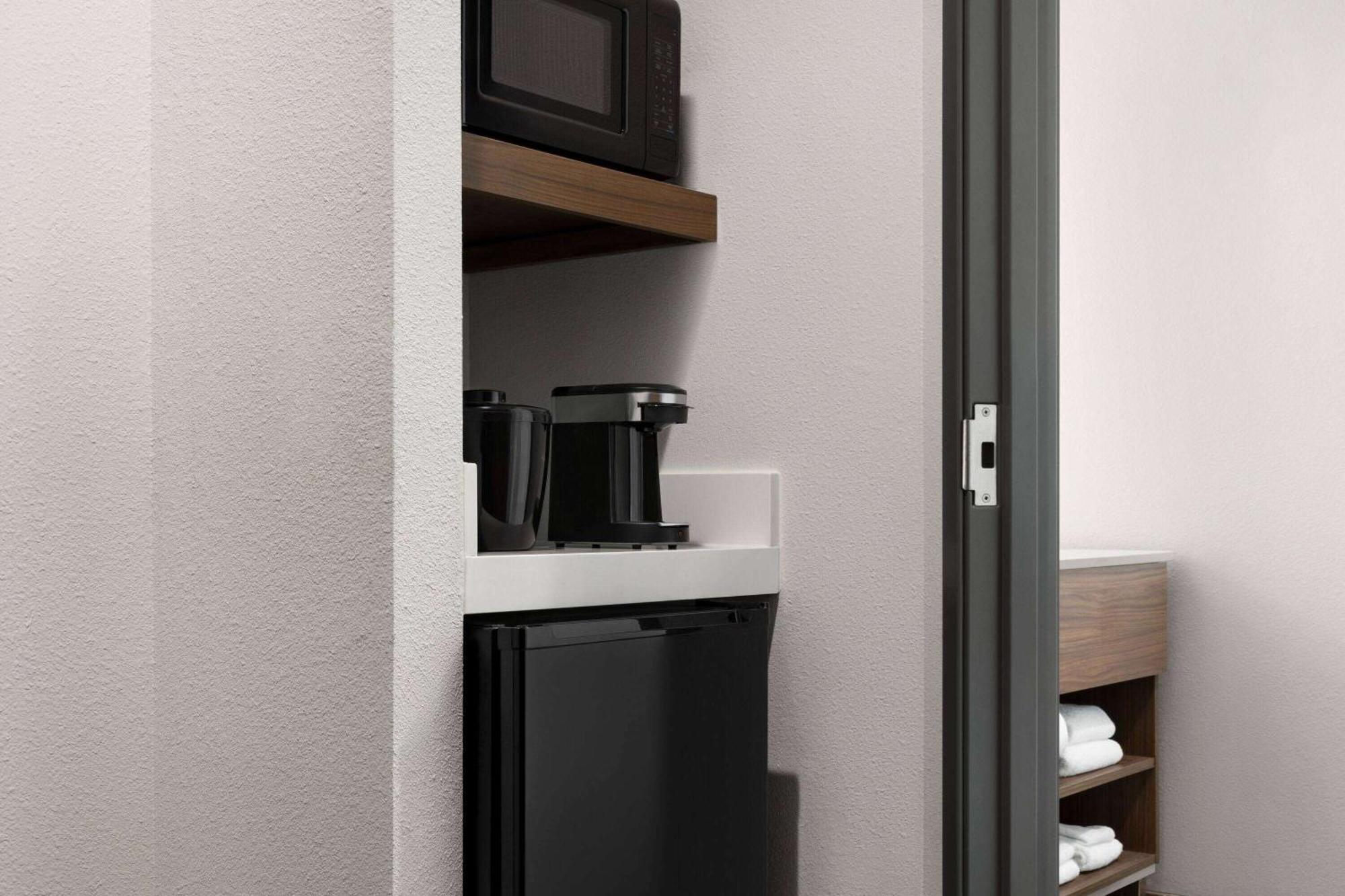 La Quinta Inn & Suites By Wyndham Austin South Esterno foto